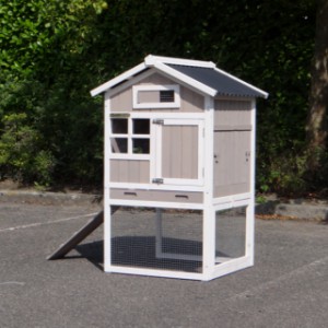 Der Schlafraum von Kaninchenstall Jason ist geeignet für 2 à 4 Kaninchen