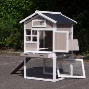 Durch der viele Öffnungen ist der Kaninchenstall Jason einfach zu reinigen