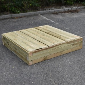 Sandkasten Solution mit Deckel 138x138cm