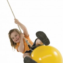 Der Schaukel Boje kann genützt werden als Schaukel, Boxsack und Kickball