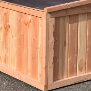 Der Hundehütte Block Large hat die Abmessungen 144x104x93cm (BxTxH)