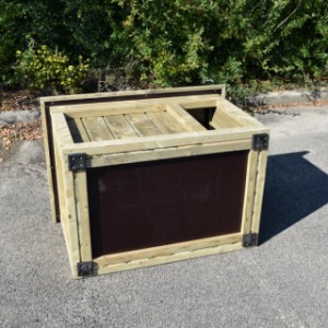 Der Hundehütte Block Large ist ausgestattet mit Kunststoff Füßen