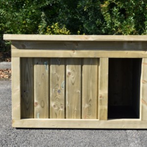 Der Hundehütte Block Medium ist ausgestattet mit 3cm dickes Isoliermaterial