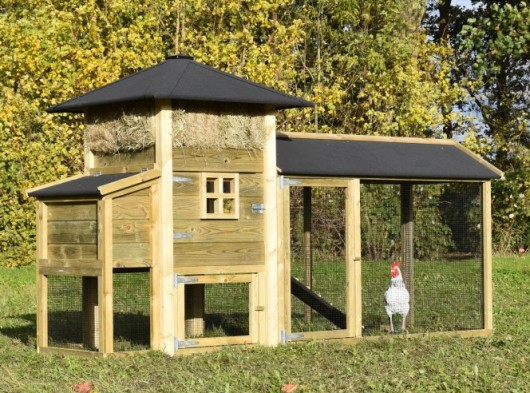 Hühnerstall Heuhaufen Rosanne mit Legenest und überdachte Auslauf 305x114x180cm