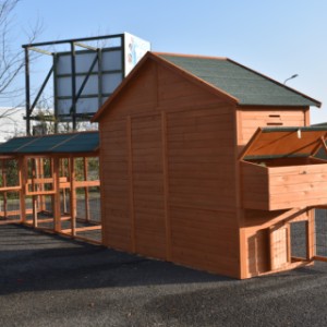 Eben gucken an der Rückseite von der Stall aus Holz Holiday Large