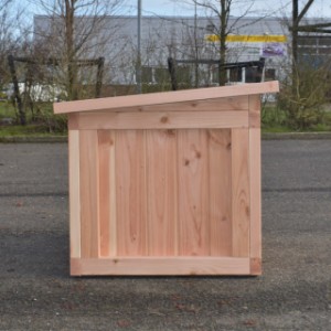 Eben gucken an der Linkenseite von der Hundehütte Block
