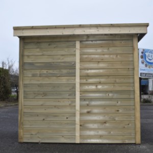 Eben gucken an der linken Seite von Hundezwinger Modul FORZ