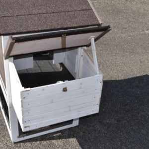 Das Legenest Small hat ein Klappdach