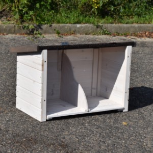 Das Dach des Legenests Small ist mit einem Einsteckdeckel ausgestattet