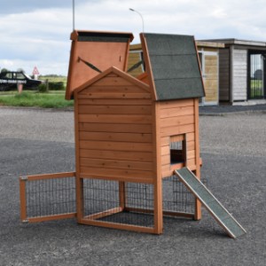 Der Kaninchenstall Prestige Small hat viele Öffnungen