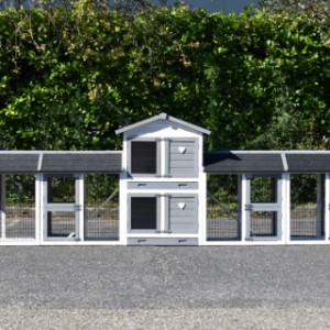 Der Kaninchenstall Double Small mit 4 Ausläufe bietet viel Platz für Ihre Kaninchen