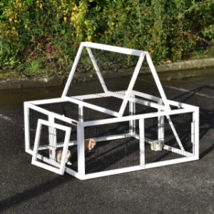 Der Kaninchenauslauf Multirun hat viele Öffnungen