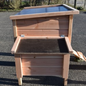 Hühnerstall Chicky ist erweitert mit ein Legenest