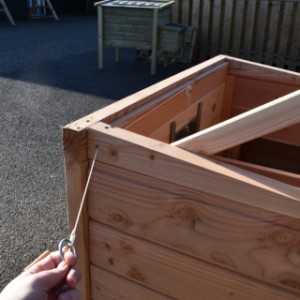 Der Hühnerstall Chicky 2 ist von außen bedienbar