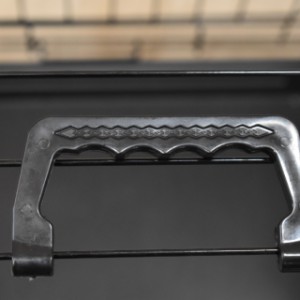 Hundekäfig Profit XL 107cm  ist ausgestattet mit ein Kunststoff Handgriffe