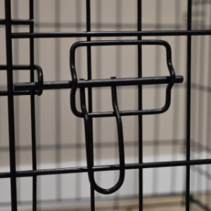 Hundekäfig Profit XXL 122cm ist ausgestattet mit ein schwarze Schiebesperre