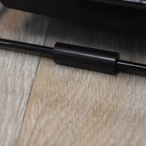 Die Hundebox Strong XXL ist mit Gummifüßen ausgestattet, um den Boden zu schützen