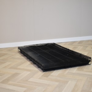 Die Hundebox Strong XXL ist zusammenklappbar und lässt sich dadurch leicht verstauen