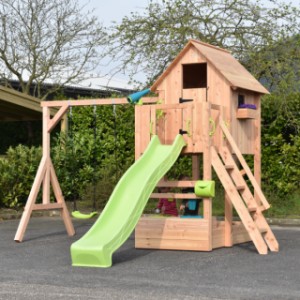 Mit dem Spielhaus Dream wird jeder Tag ein Fest voller Klettern, Rutschen und Spaß!