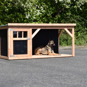 Hundehütte Isa 2 mit Veranda - Optional mit einem Boden für die Veranda lieferbar