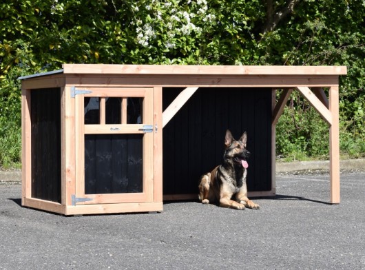 Hundehütte Isa 2 mit Veranda · Douglasien/schwarz · 242x122x113cm