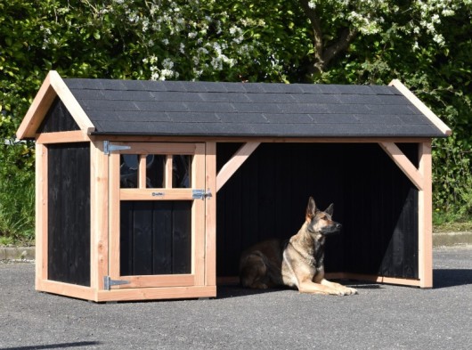 Hundehütte Isa 1 mit Spitzdach und Veranda 254x129x140cm