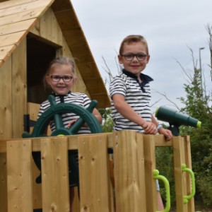 Der Spielhaus aus Holz Dream bietet viel Spielspaß