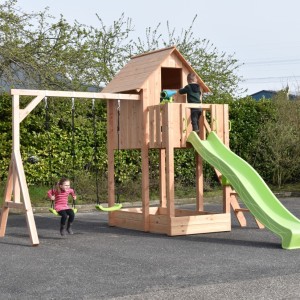 Spielhaus Dream 150 mit Rutsche & Schaukel • Douglasien • 431x460x316cm