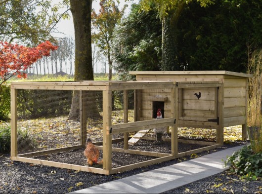 Hühnerstall Eggy mit Auslauf - Für aktive Hühner! Der Auslauf bietet viel Platz und ist leicht zu reinigen.