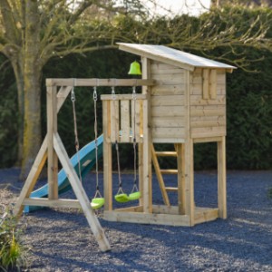 Spielgerät Cabin mit Rutsche und Schaukel sorgt für stundenlangen Spielspaß