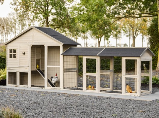 Hühnerhaus Holiday Large mit doppeltem Auslauf 489x100x195 cm