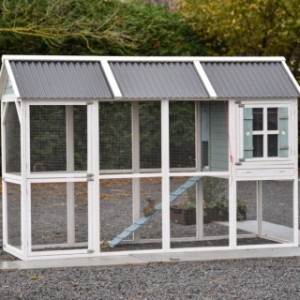 Das Kaninchengehege Alexia verfügt über einen großzügigen Auslauf für Ihre Kaninchen.