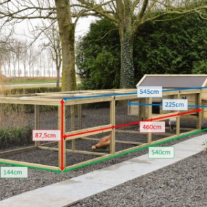 Hühnerställe der Marke Eggy in verschiedenen Größen mit 2 Legenestern und Doppelauslauf