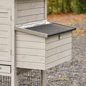 Das Legenest des Prestige Medium ist mit einem einfachen Verschluss ausgestattet, sodass die Klappe nicht ungewollt geöffnet werden kann.