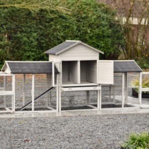 Der Prestige Medium verfügt über viele Türen und Klappen für eine einfache Reinigung.