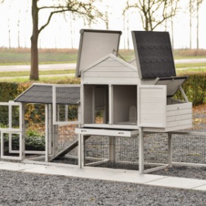 Der Prestige Medium verfügt über viele Türen en Klappen für eine einfache Reinigung.