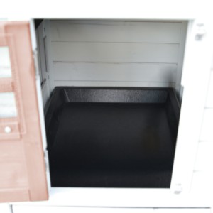 Noah hat ein schönes erhöhtes Nachtquartier