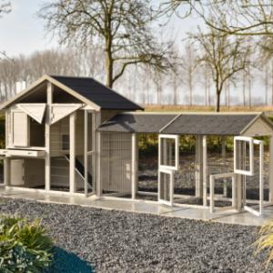 Der Kaninchenstall Holiday Medium hat viele Öffnungen