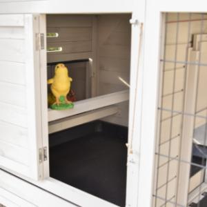Hühnerstall Holiday Medium mit Legenest und zusätzlichen Auslauf | Schlafraum mit Sitzstange