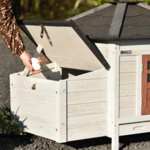 Das Dach des Legenests von Ambiance Small kann dank der praktischen Klappleiste einfach offen stehen bleiben