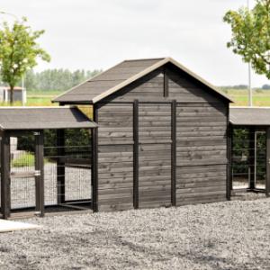 Werfen Sie einen Blick auf die Rückseite des Kaninchenstalls Holiday Large