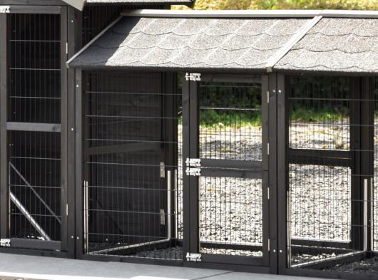 Zwischen-Auslauf Space Medium Black Anti-Knabber 97x88x104,5 cm