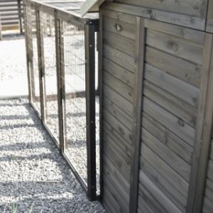 Der Auslauf Funktional ist etwa tiefer denn der Stall Holiday Medium