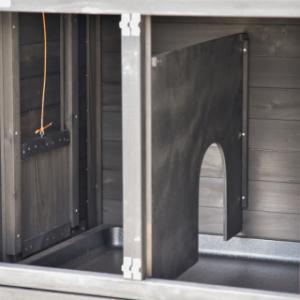 Kaninchenstall Prestige Small ist ausgestattet mit ein groß Schlafraum