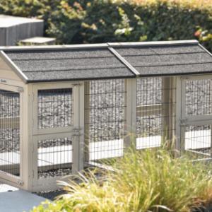 Ein Blick auf die Rückseite des Katzenauslaufs Space Small Light-grey