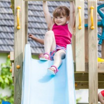 Spielgerät Pagoda wird geliefert inklusiv Kunststoff Rutsche