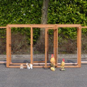 Tierauslauf Functional ist herstellt aus Kiefernholz