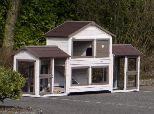 Kaninchenstall Excellent Medium mit 2 Auslaüfe · inkl. Isolierset