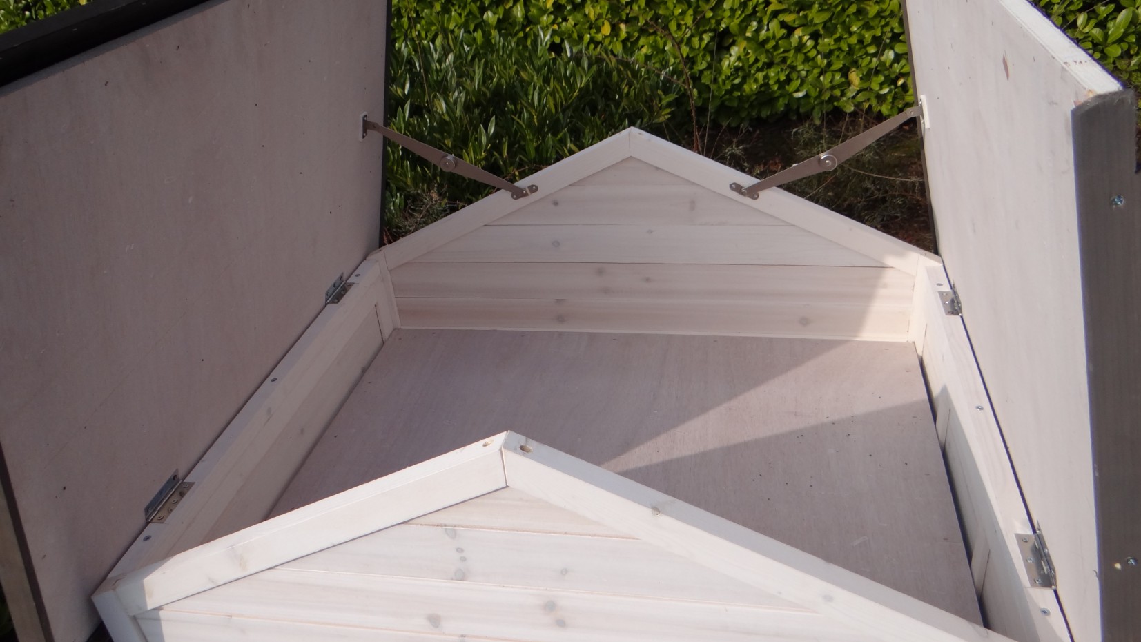 Hühnerstall Prestige Medium mit Auslauf, Legenest