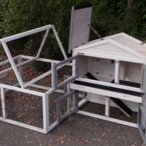 Kaninchenstall Regular Small hat viele Öffnungen